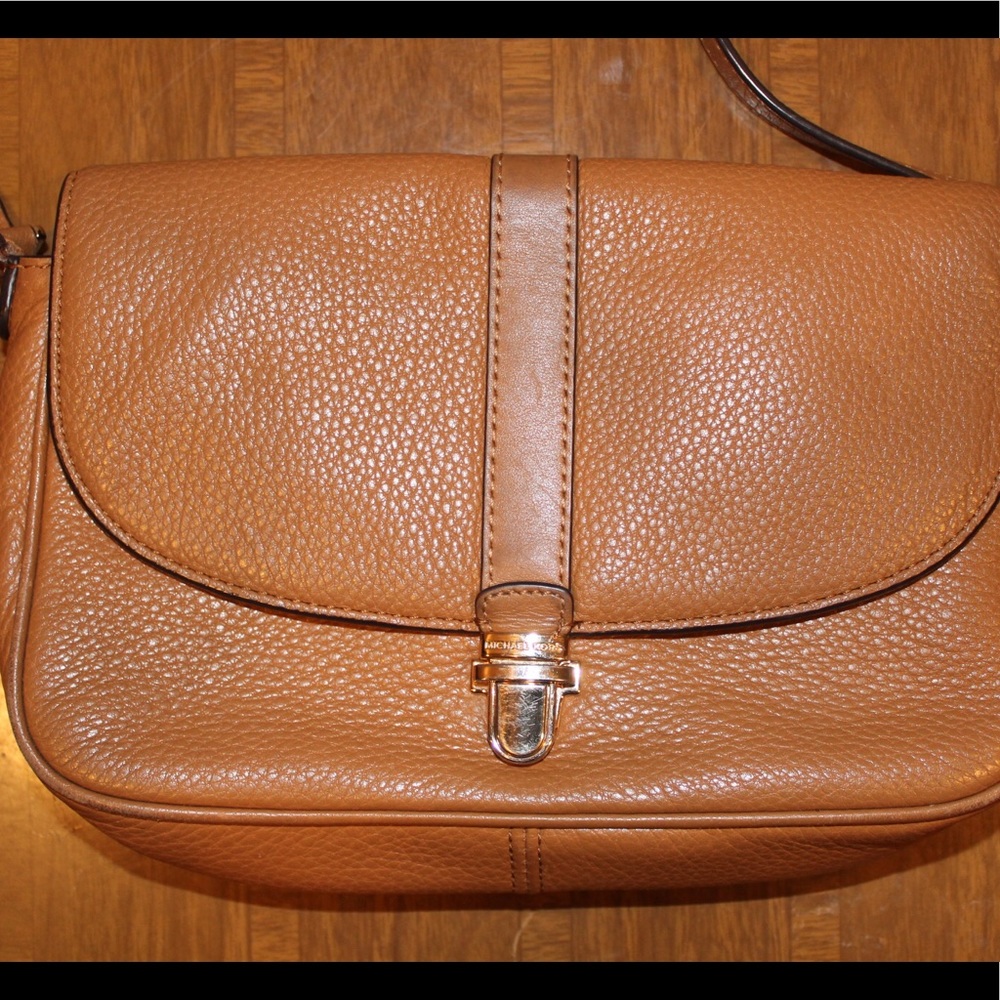 Pebbled leather Michael Kors crossbody